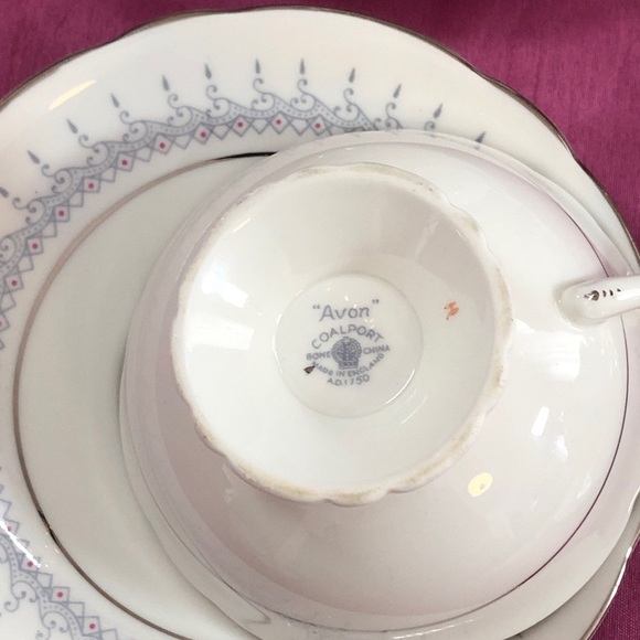 Coalport “Avon” Bone China Widemouth Teacups & Saucers - England - Picture 11 of 11